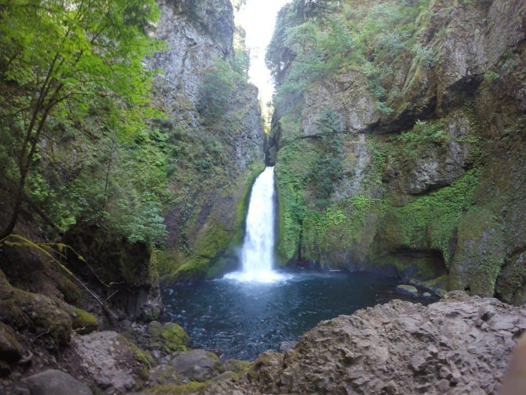 Wahclella Falls a waterfall in Oregon